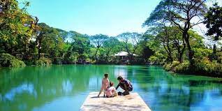 Rekomendasi tempat traveling yang indah yang dapat di kunjungi di Indonesia